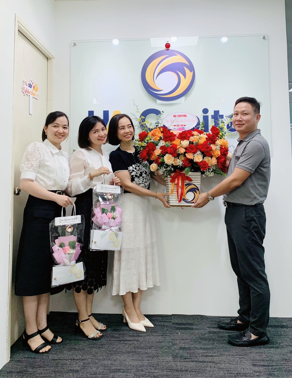 CÔNG TY CỔ PHẦN ĐẦU TƯ TÀI CHÍNH H&A CHÚC MỪNG NGÀY PHỤ NỮ VIỆT NAM 20/10