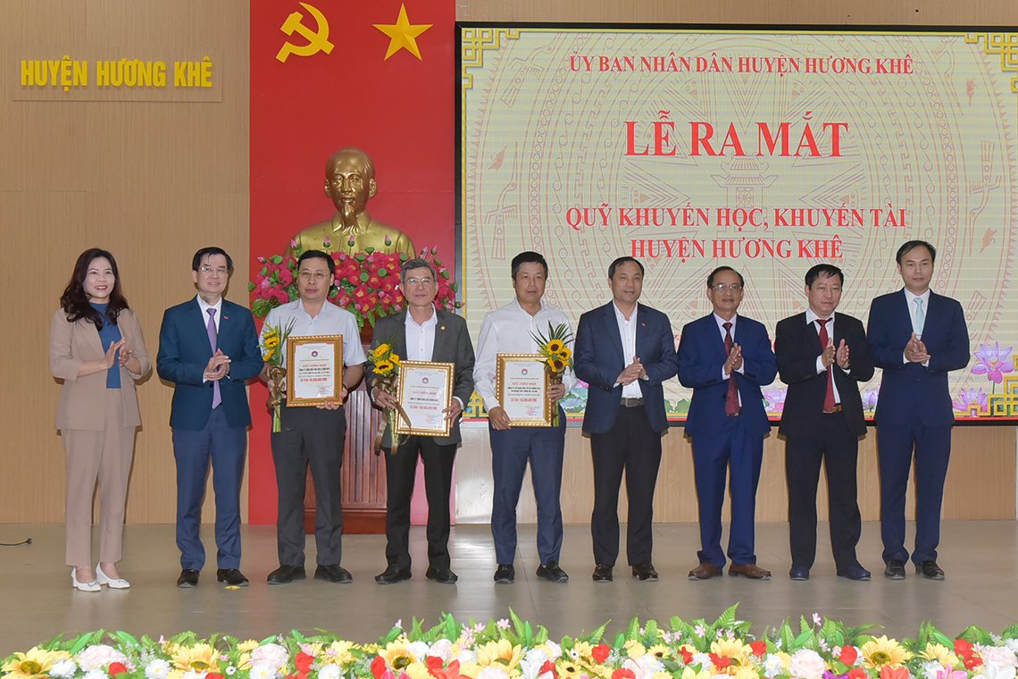 CÔNG TY CỔ PHẦN ĐẦU TƯ TÀI CHÍNH h&A ỦNG HỘ QUỸ KHUYẾN HỌC KHUYẾN TÀI HUYỆN HƯƠNG KHÊ HÀ TĨNH