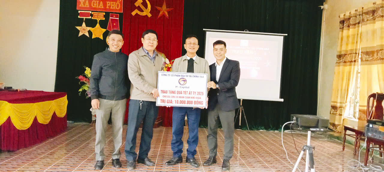 Công ty Cổ phần Đầu tư Tài chính H&A tặng quà Tết Xuân Ất Tỵ 2025 cho bà con có hoàn cảnh khó khăn thuộc 2 xã Hương Xuân, Gia Phố- Hương Khê- Hà Tĩnh